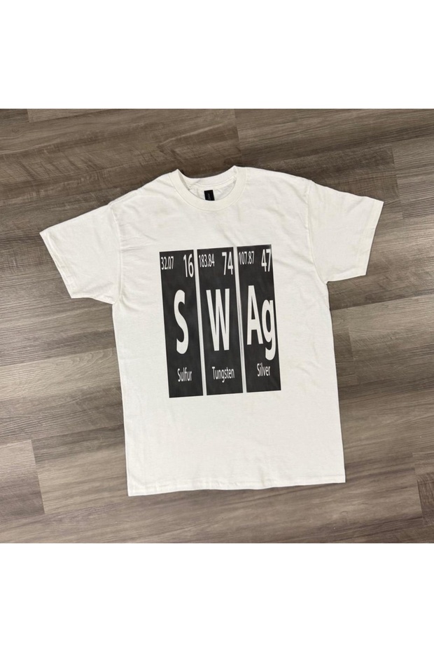 تي شيرت SWAG أبيض مطبوع للجنسين مقاس كبير