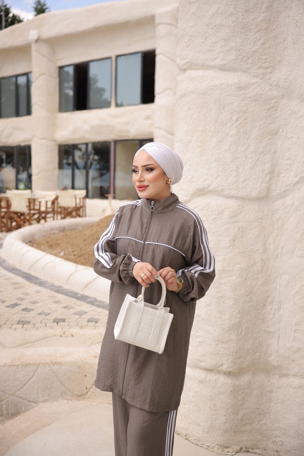 Women's Striped Sports Hijab Double Set High Collar Zippered Tunic and Pants Set