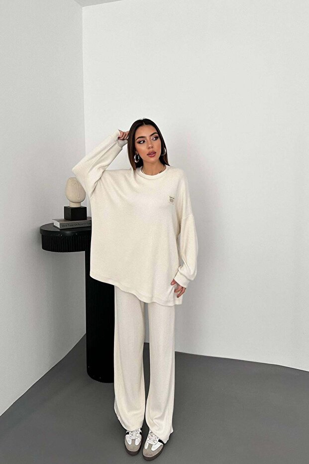 Women's Ecru Sweatshirt-Pants Set Ribbed Textured Oversized Crew Neck Sweatshirt and Wide Leg Pants