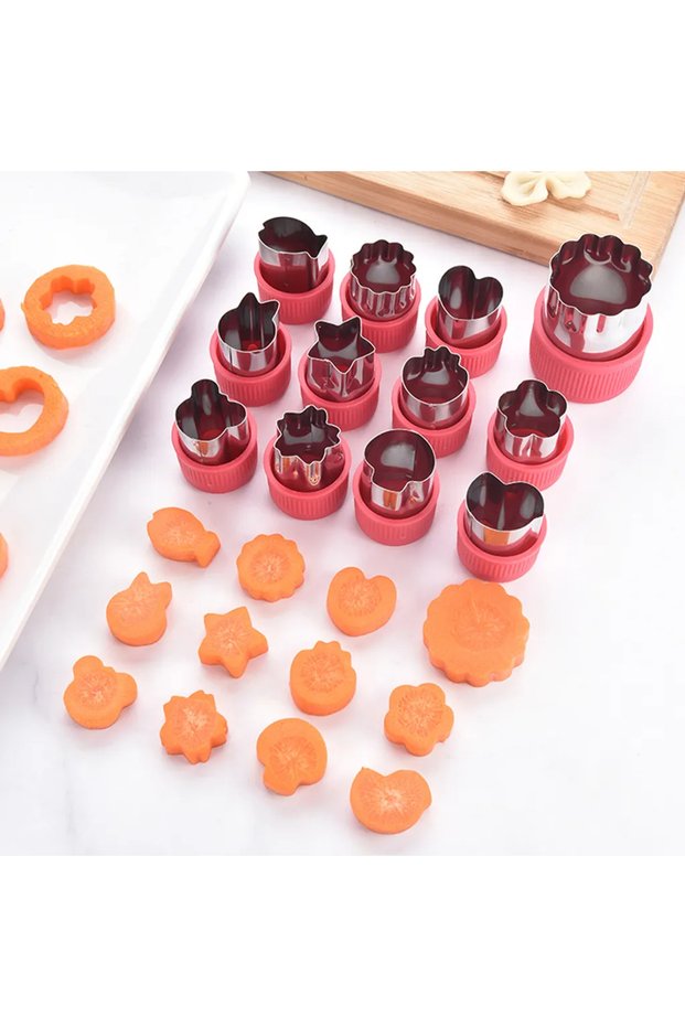 12-piece vegetable cookie cutter set, made of stainless steel, suitable for cakes, cookies, sushi, and fruit.