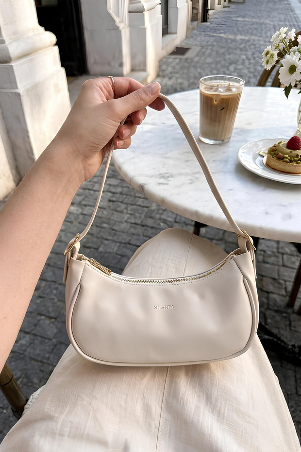 Trendy Model Minimalist Women's Baguette Bag with Zippered Side Buckle Detail and Shoulder Strap