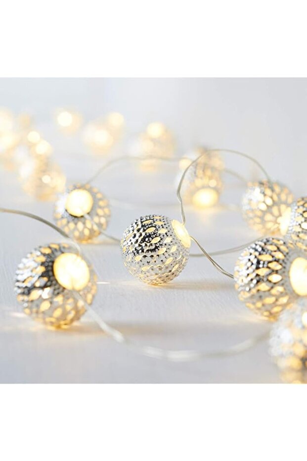 Lights4fun 20 Filigree Moroccan Ball Battery String Lights Warm White Micro LEDs 1.9m Timer Indoor Use