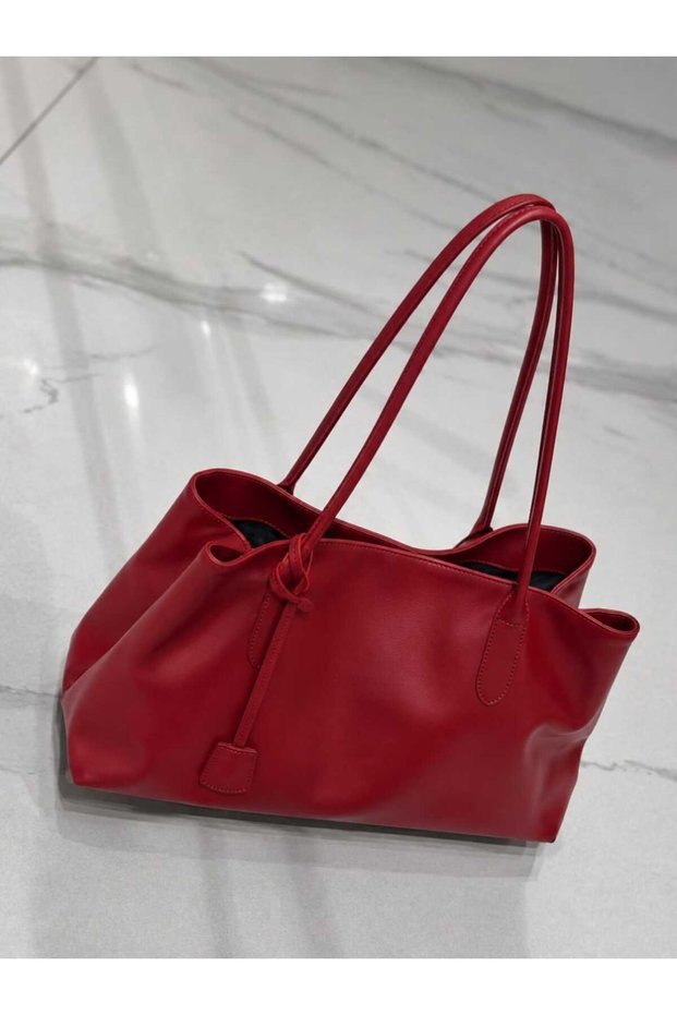 Women's arm and shoulder bag