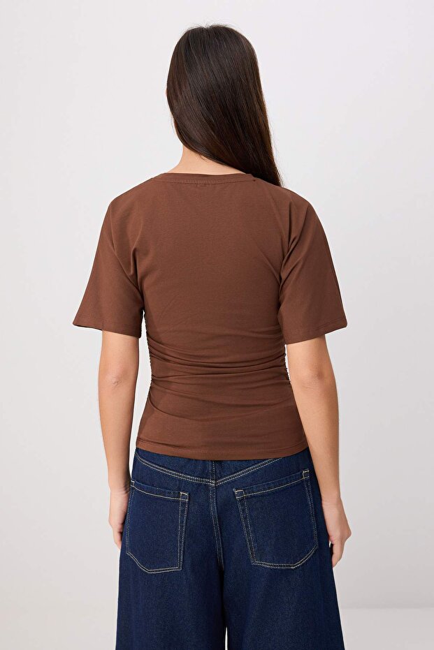 Ekru-Kahverengi 2'li Fitted/Vücuda Oturan Kısa Kollu Esnek Örme T-Shirt TWOSS26TS00319 - 4
