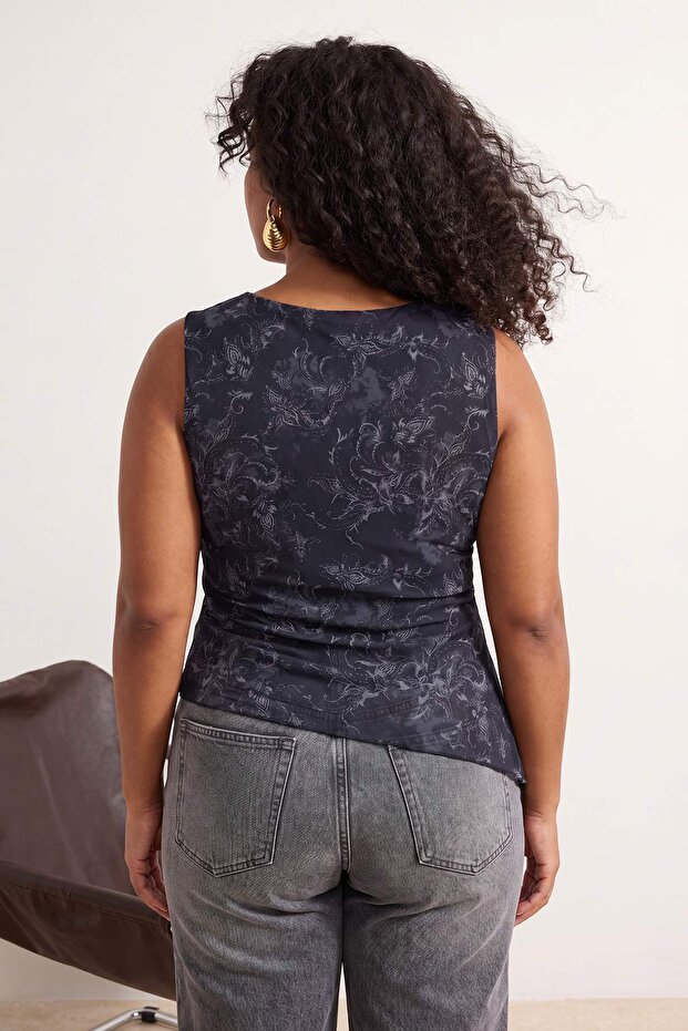 Çok Renkli Şal Desen Tül Kolsuz Örme Büyük Beden Bluz TBBSS26AF00237 - 3