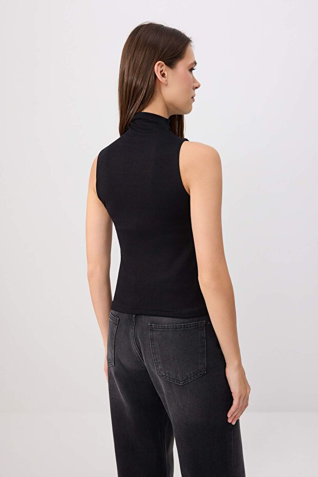 Siyah-Ekru Fitted/Vücuda Oturan Dik Yaka Kolsuz Pamuk Ribana Örme Bluz TWOSS26BZ01017 - 4