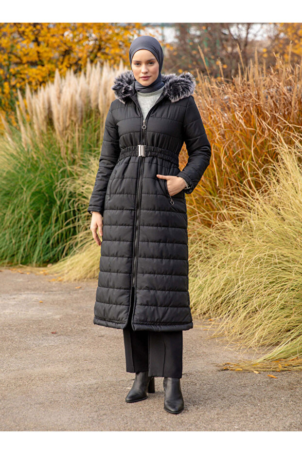 FURRY HOODED QUILTED MANTO