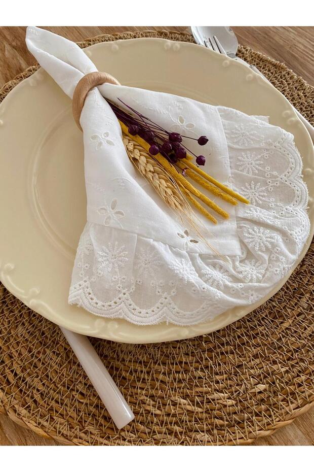 Presentation Napkins / Romantic Festival 4 Pieces