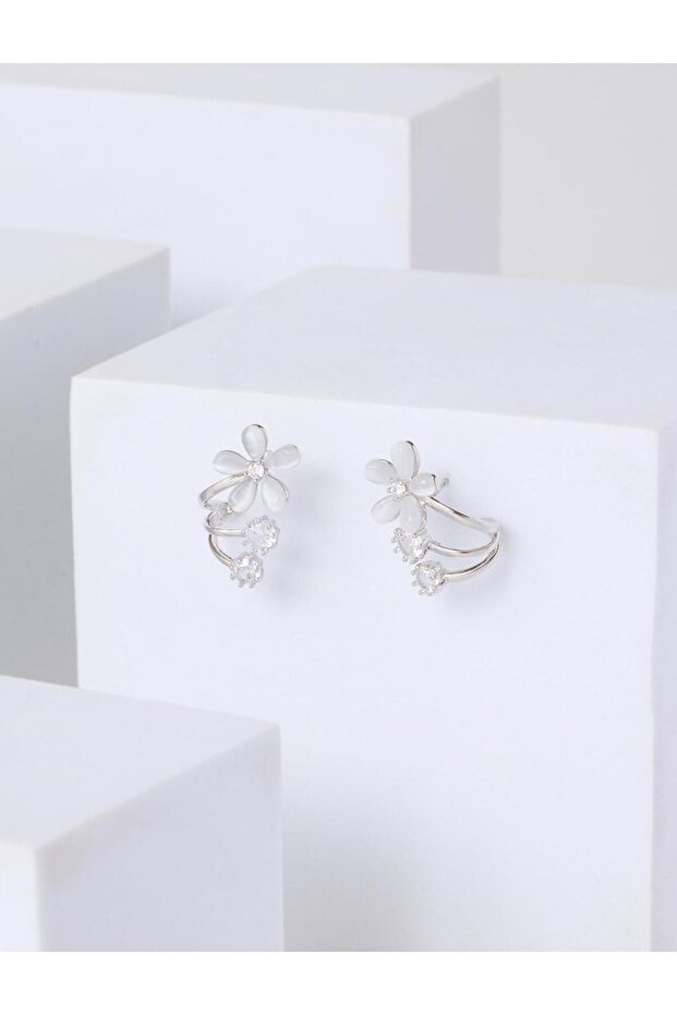 Elegant Earrings with Silver Color Flower Figures