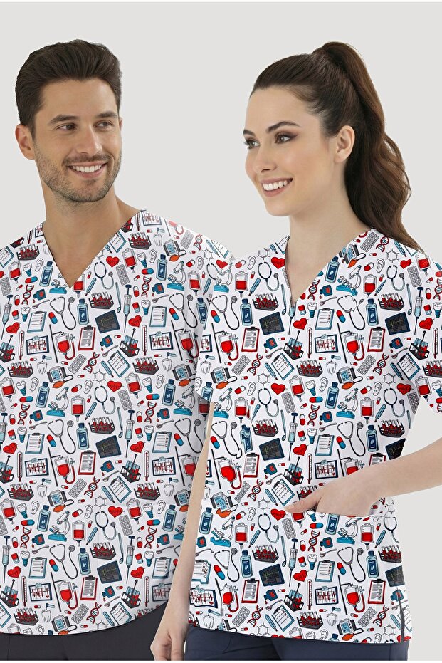 بلوزة طبية منقوشة (قماش قطني ليكرا)