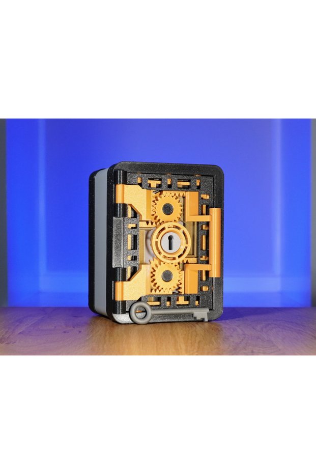 Special Design Safe-Shaped Lockable Piggy Bank with a Lock Mechanism.