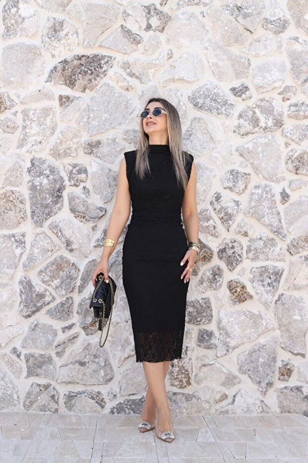 Black Zero Sleeve Padded Lace Dress
