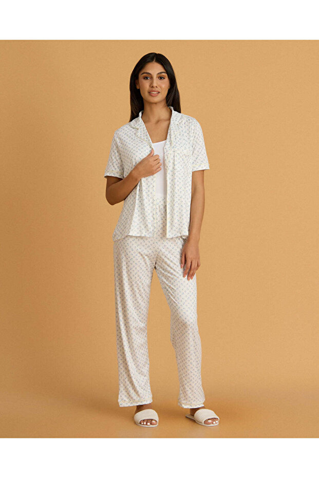 Women White Printed Classic Pyajama Set