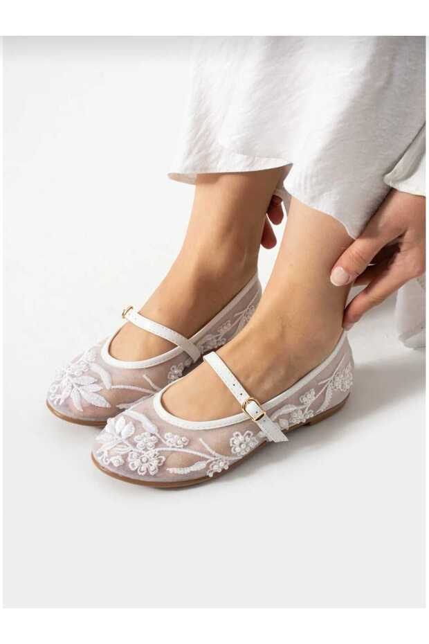 Women's Stylish Ballet Flats with Fishnet Embroidery and Bead Details