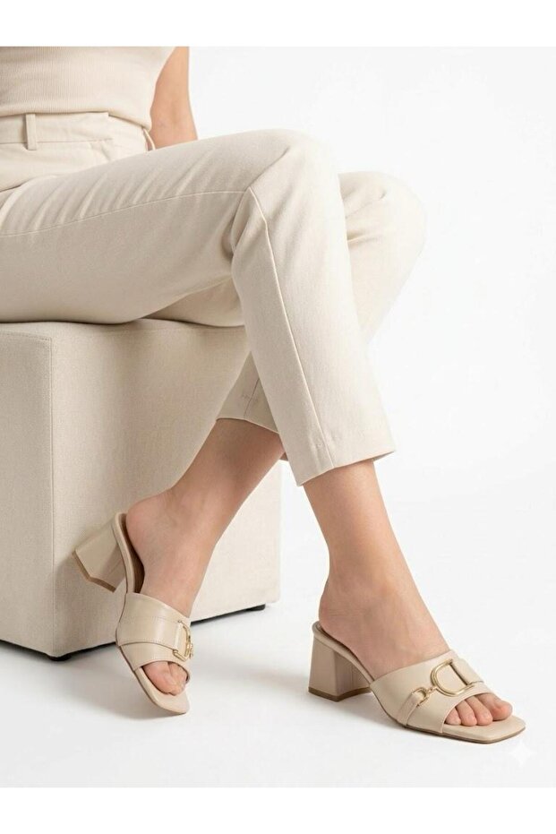 Women's Cream Buckle Detailed Thick Heeled Slippers