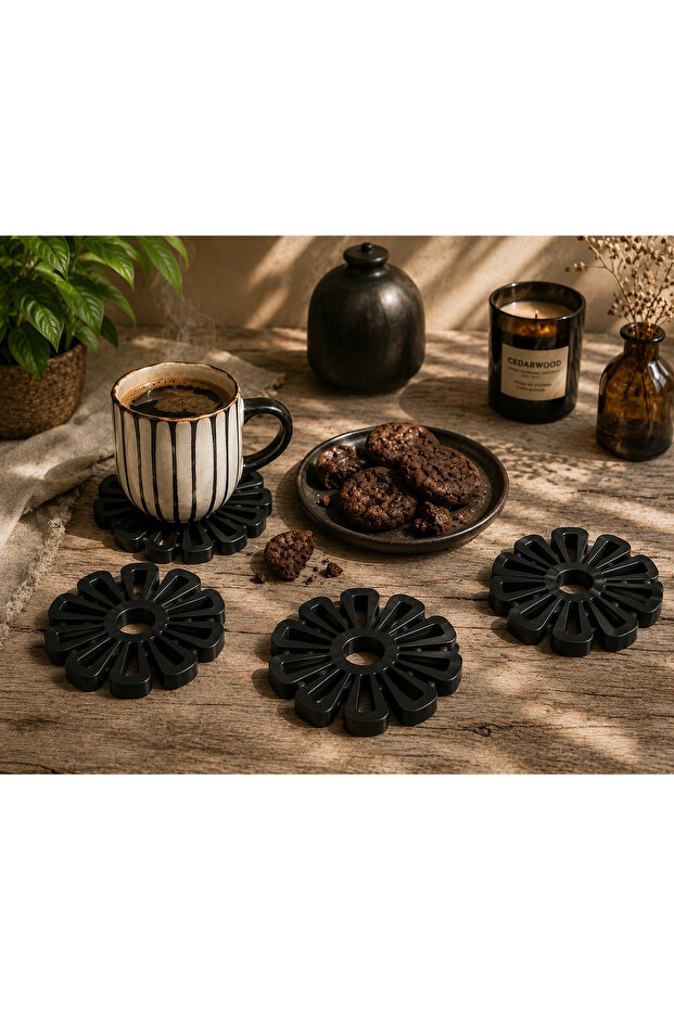Design Black Flower Coaster Set (4 Pieces)