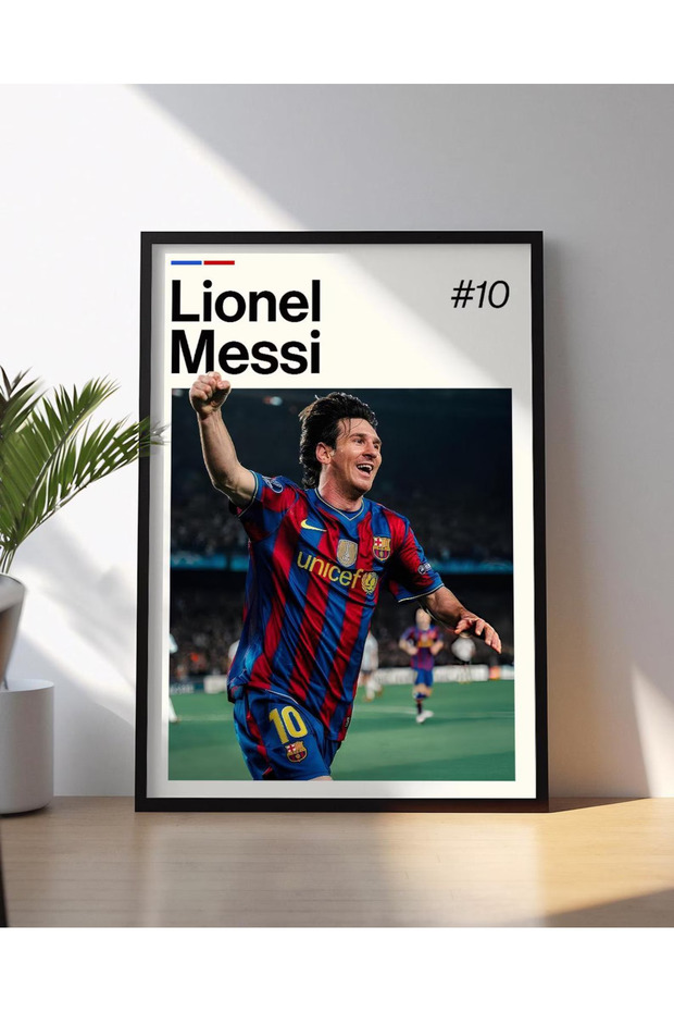 Lionel Messi Framed Poster, Football Legend Wall Art 30 X 40 CM Floating Framed