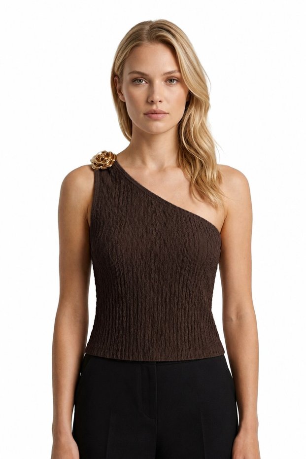 Premium - Tide Collection | Brown One-Shoulder Women's Crop Blouse with Floral Accessories and Wrinkled Texture
