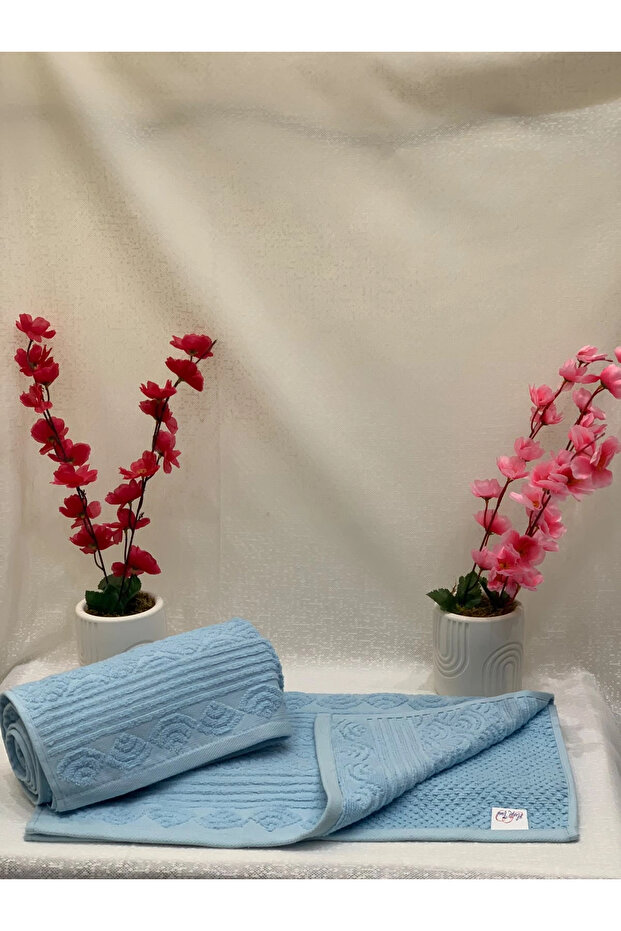 منشفة وجه زرقاء مقاس 50×90 من هاسجل
