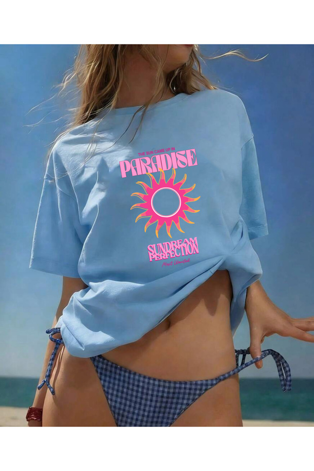 تيشيرت أساسي بأكمام قصيرة وطباعة PARADISE