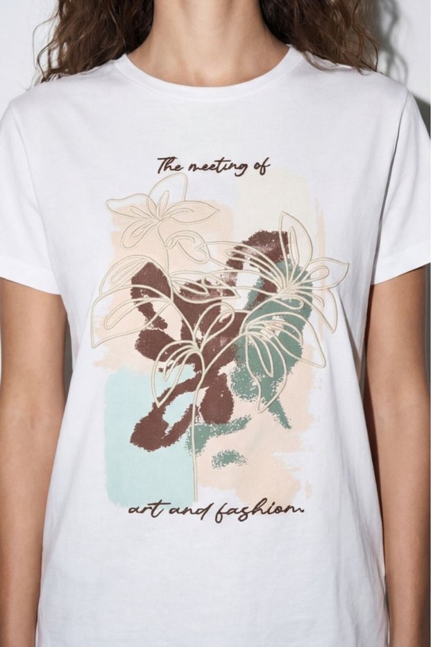 Print and Embroidery Detailed T-Shirt Ecru