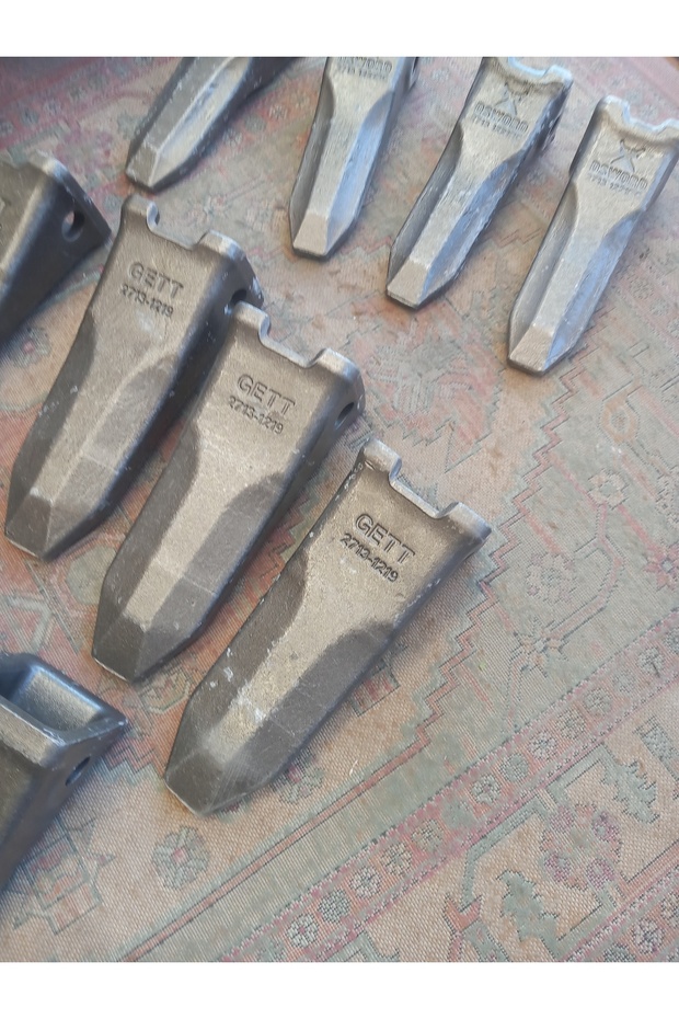 takeuchi dovme tırnak