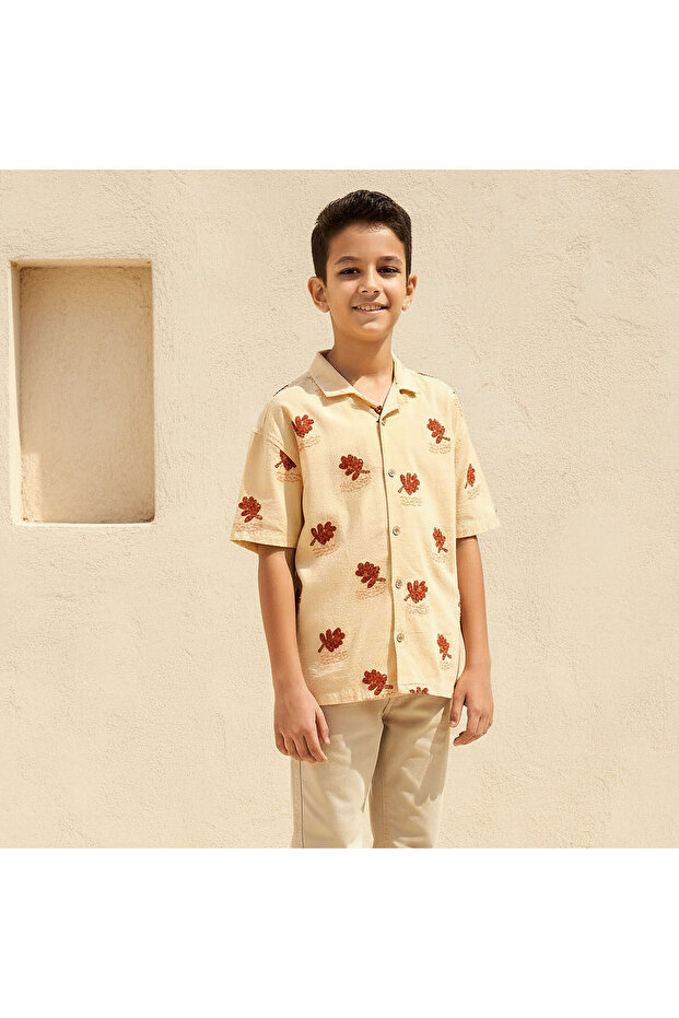 Short Sleeves Shirt with Applique Embroidery