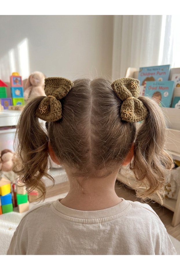 Girl's Knitted Snap Bow Buckle