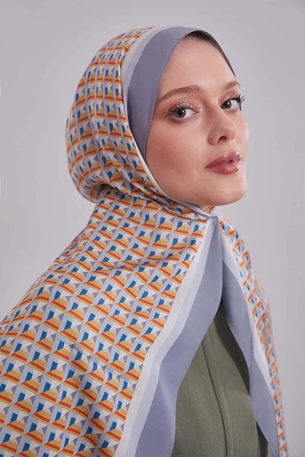 Gray Three-Dimensional Pattern Club Shawl - 1