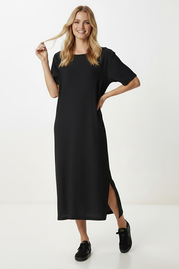 Women's Black Long Knitted Fabric Half-Sleeve Slit Dress