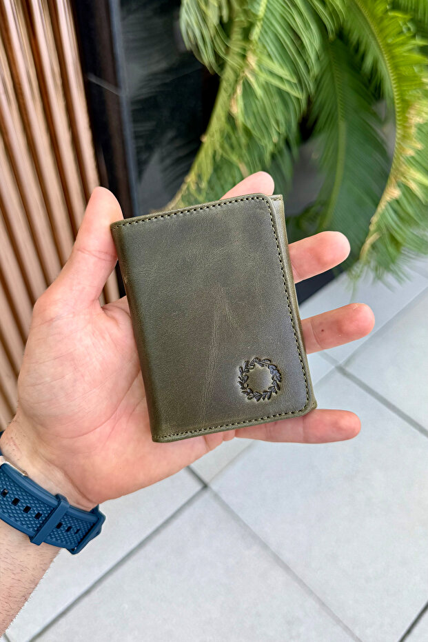 Roco Antique Green Genuine Leather Magnetic Men's Wallet Small and Convenient