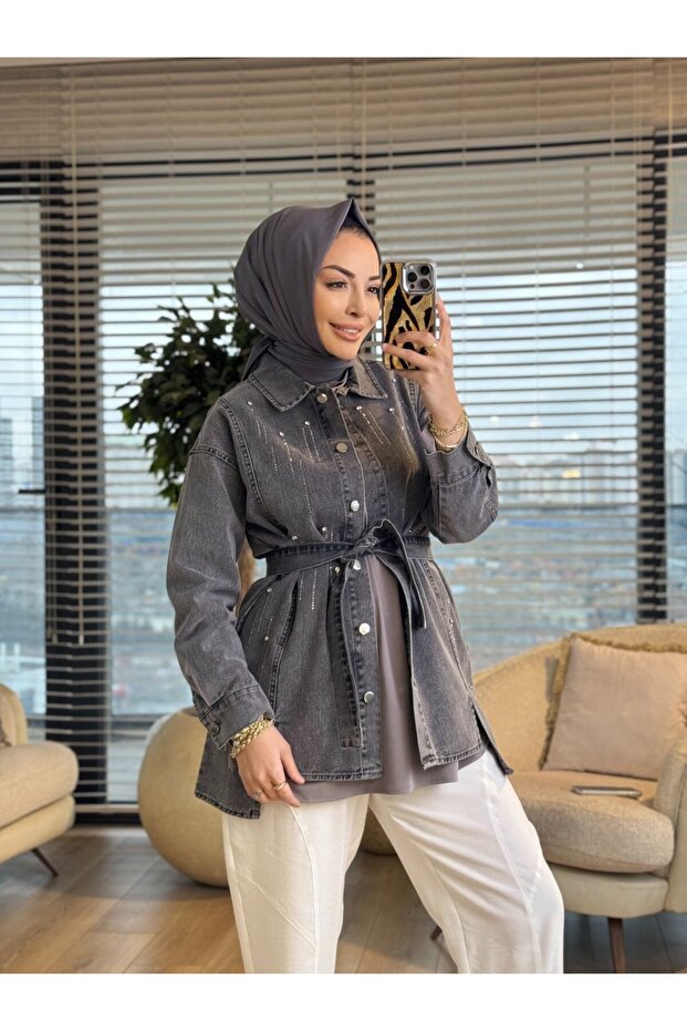 7456 سترة دينم مطبوعة بالأحجار من الجهة الأمامية باللون الرمادي