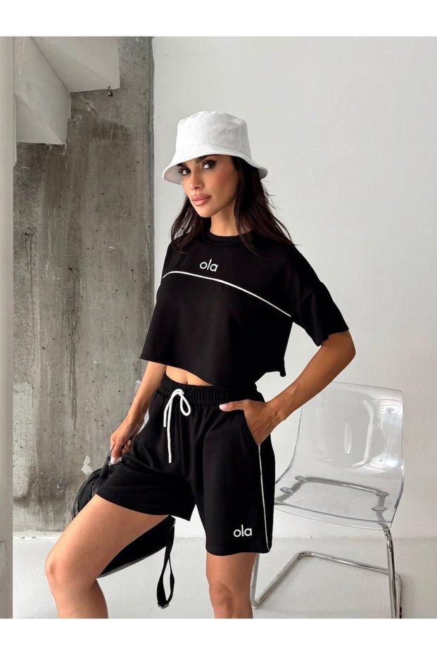 Women's Oversize T-Shirt and Elastic Waist Shorts Two-Piece Set