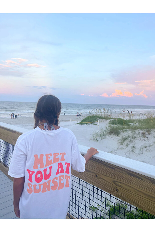 Meet You at Sunset Printed Unisex Oversize T-Shirt