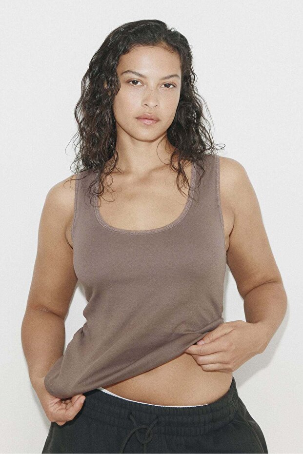 Lace-trimmed vest top