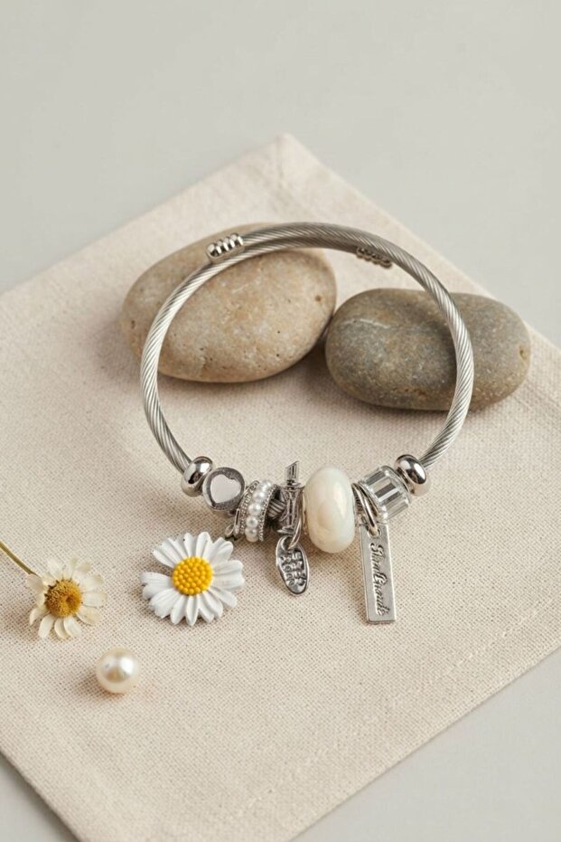 White Daisy Charm Bracelet