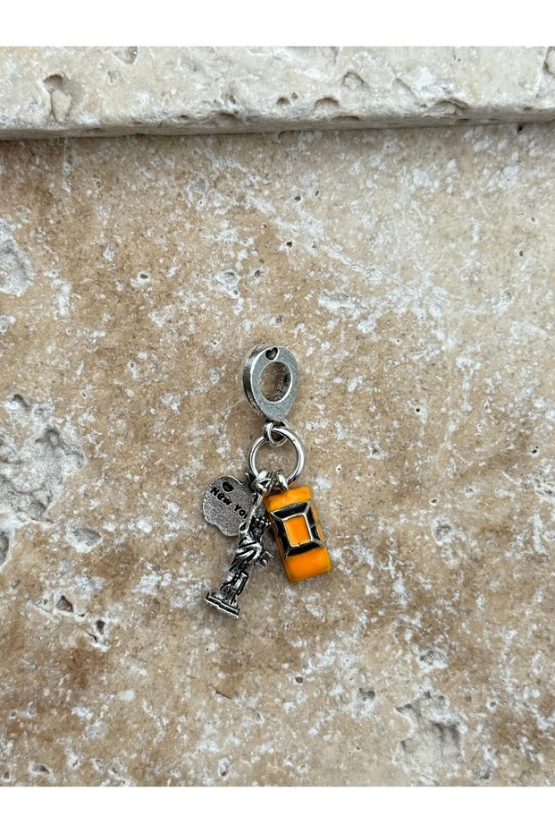 PNDR Charm // CHARM-879