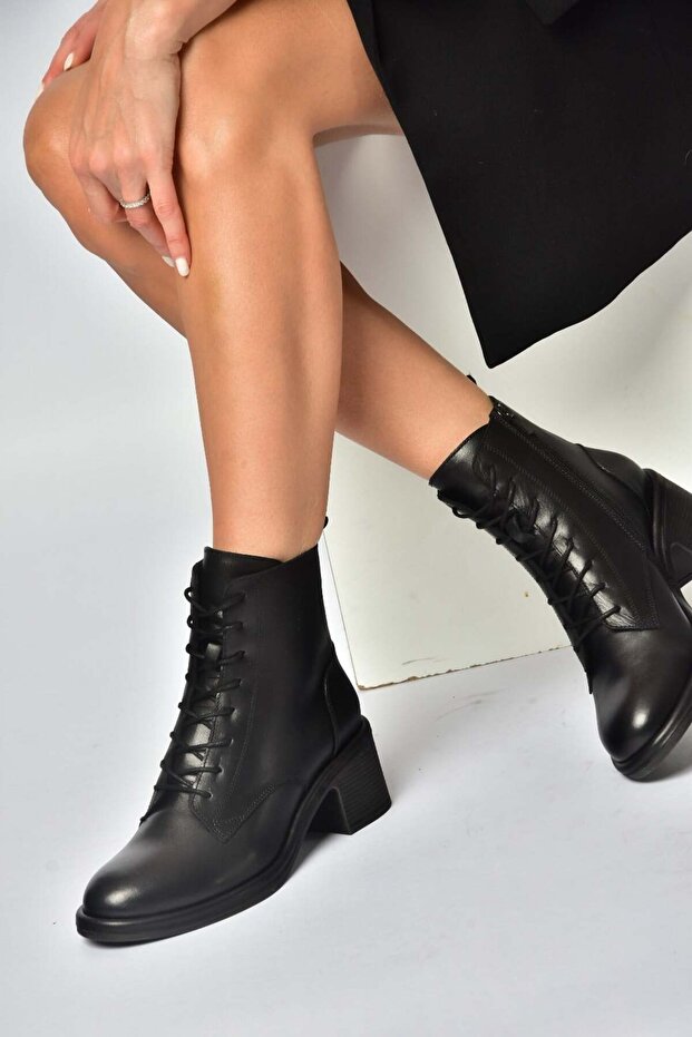 Z555670603 Black Genuine Leather Thick Heeled Women's Boots