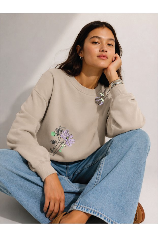 Women's Purple Flower Branch Graphic Comfortable Fit Crew Neck Beige Sweatshirt