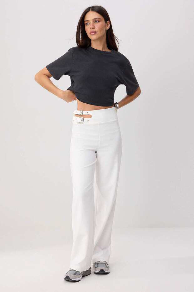 Beyaz Kemer Cut Out Detaylı Wide Leg/Geniş Paça Kumaş Pantolon TWOSS26PL00008 - 2