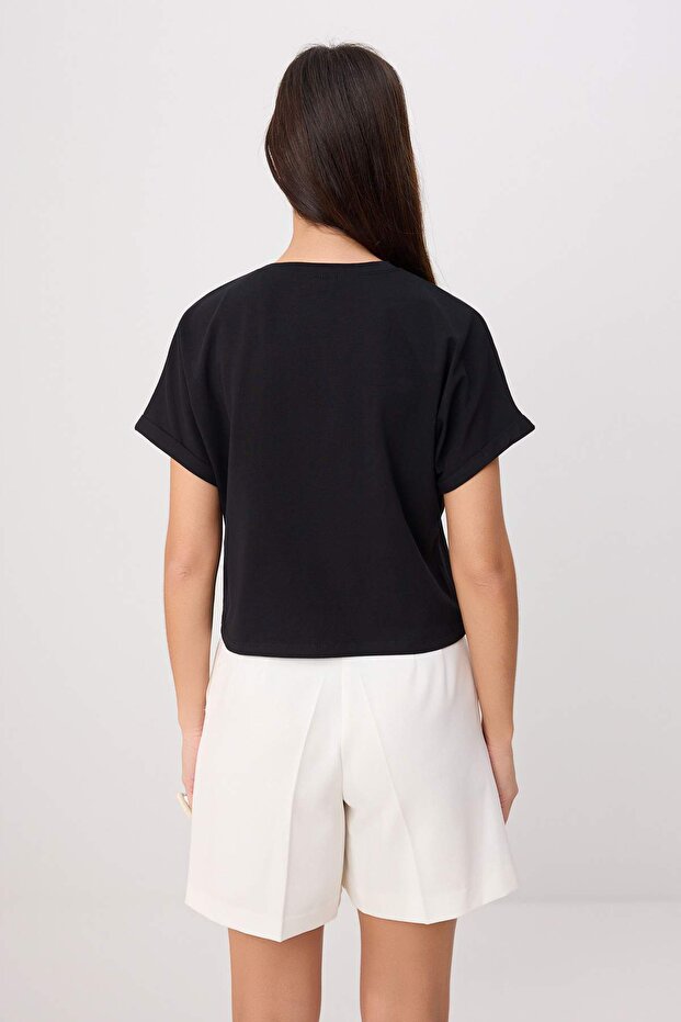 Siyah Çiçekli Regular/Normal Kalıp Kısa Kollu Tok %100 Pamuk Örme T-shirt TWOSS26TS00222 - 4