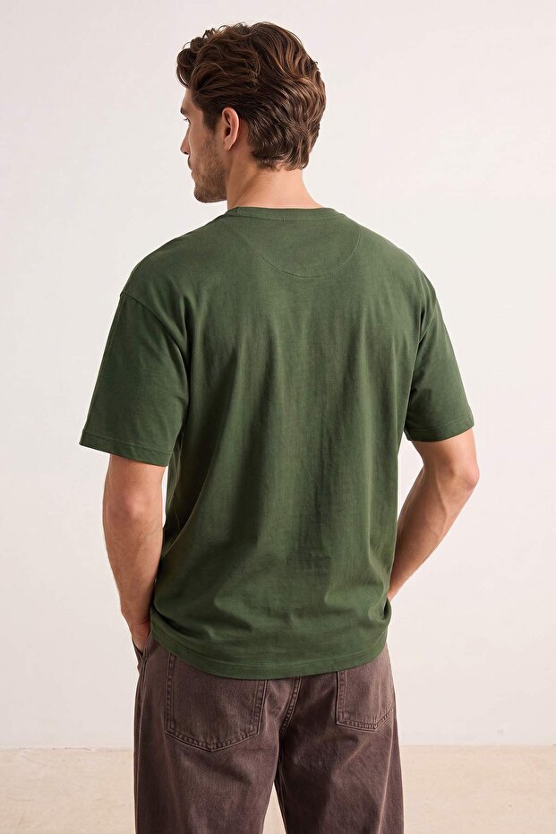 Haki Oversize/Geniş Kesim Nakışlı %100 Pamuk T-Shirt TMNSS26TS00051 - 3