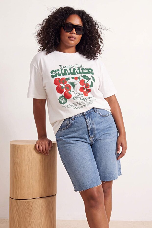 Ekru %100 Süprem Baskılı Oversize/Rahat Kesim Örme Büyük Beden T-Shirt TBBSS25BF00082