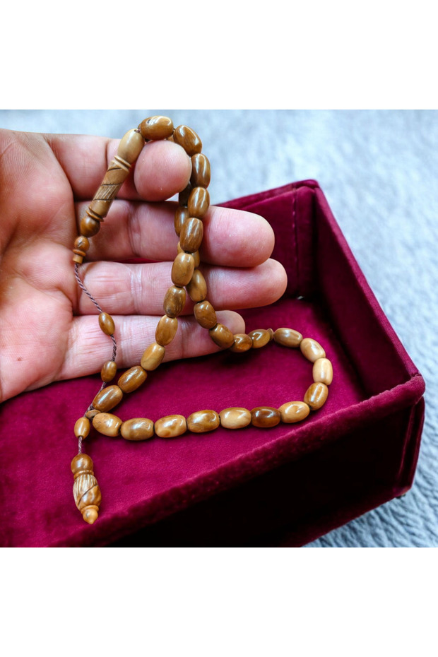 مسبحة مطرزة بنظام إماملي منحوتة من Kuka Beyzi