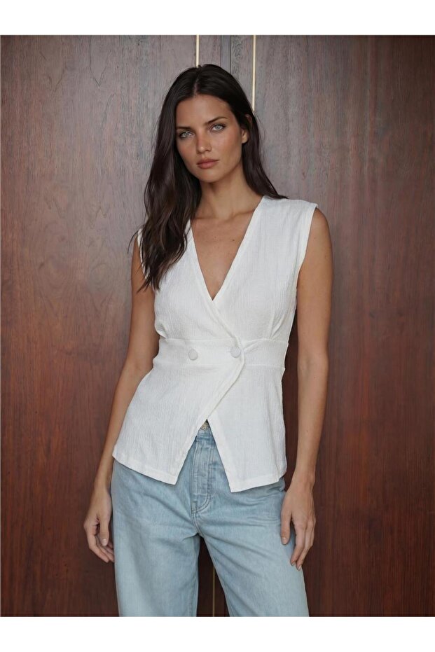 White Knitted Stretchy Textured Button Detailed V-Neck Straight Cut Polyester Lycra Vest