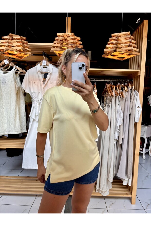 Women's Butter Yellow Circular Necklace Collar Basic Cotton T-Shirt