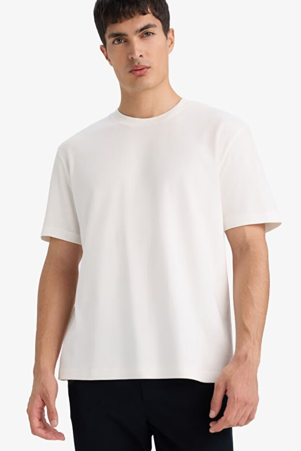 Ultra Soft 100% Cotton Regular Fit Basic T-Shirt E7961Ax26Sp