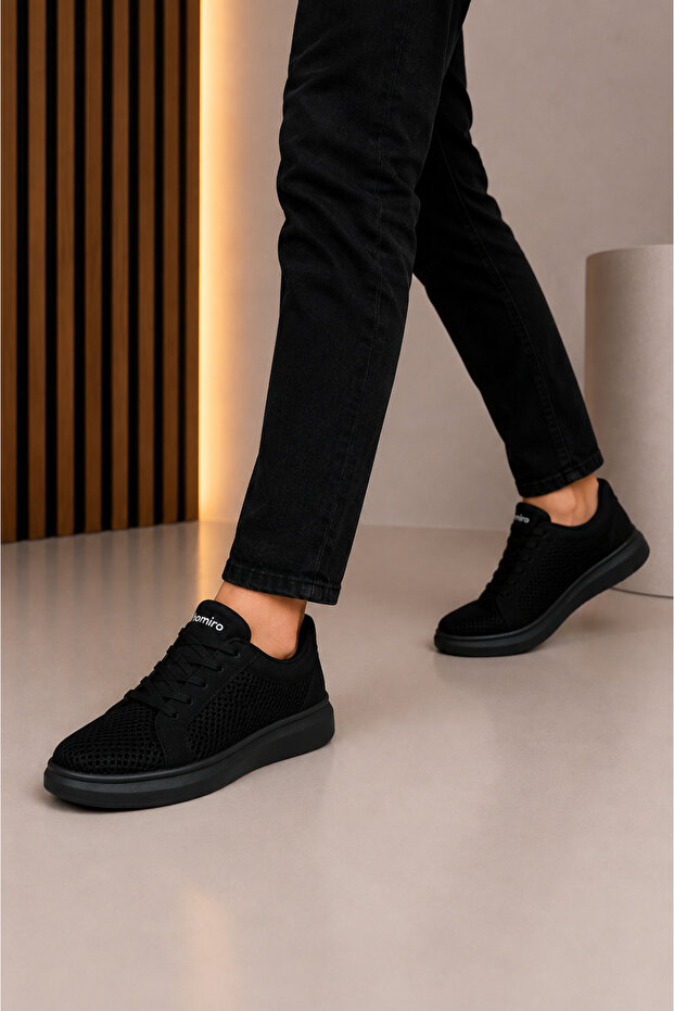 Unisex Daily Comfortable Lace-Up Sneaker Shoes