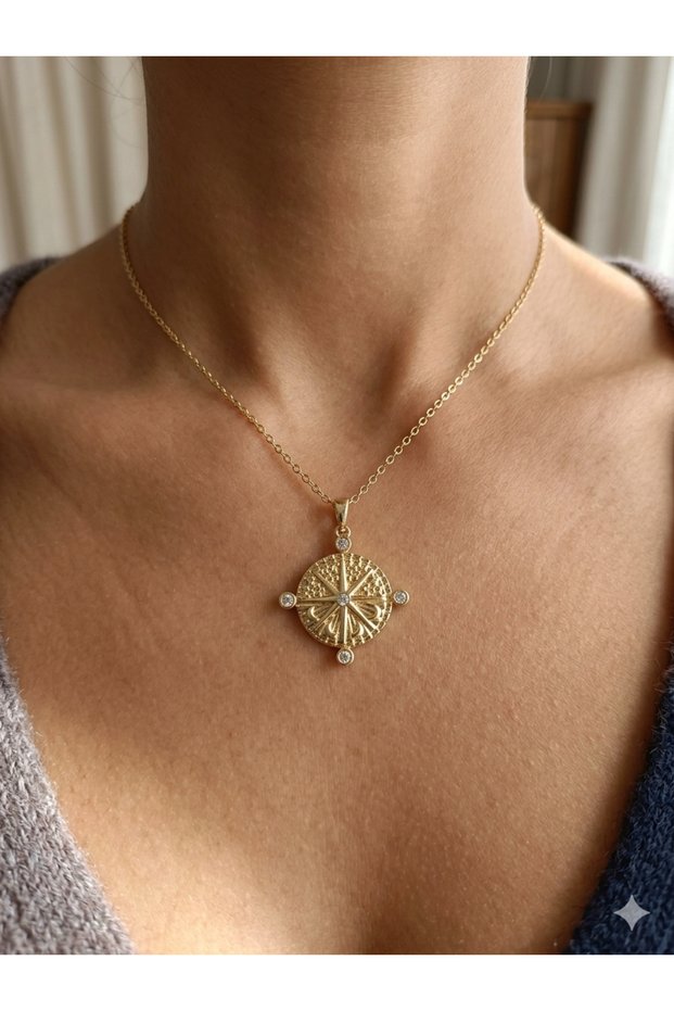 Steel Pole Star Medallion Steel Women's Necklace Is Known as Açıla