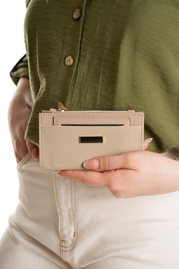 Women's Horizontal Zippered Kangaroo Wallet and Card Holder